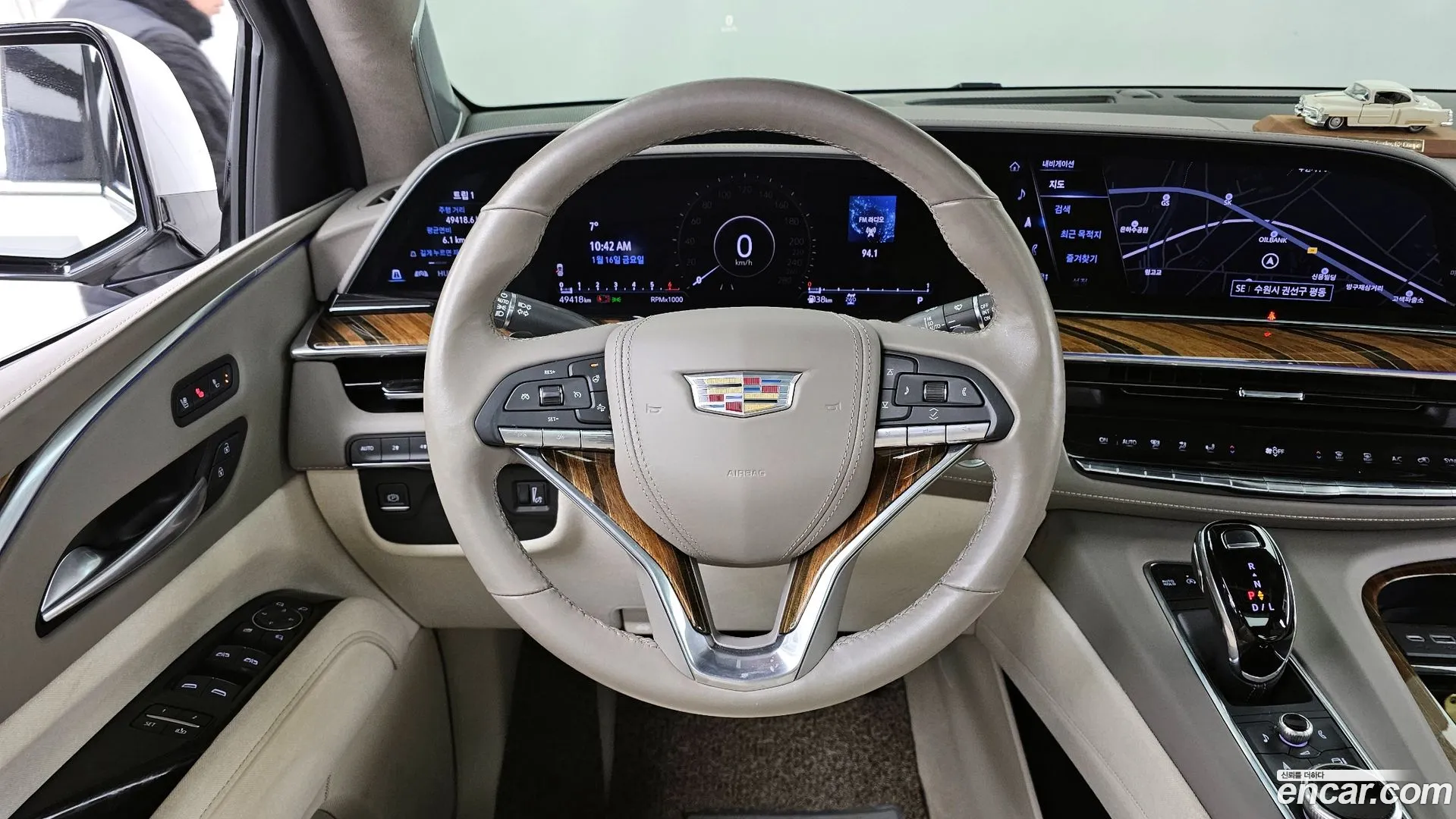 Cadillac Escalade 2023 — фото 1