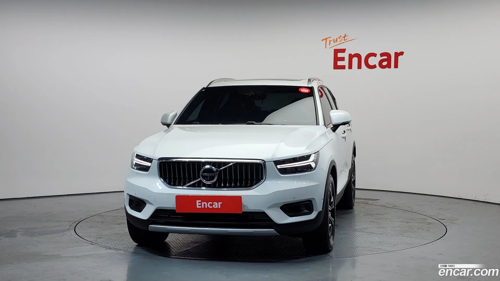 Volvo XC40 2021 — фото 1