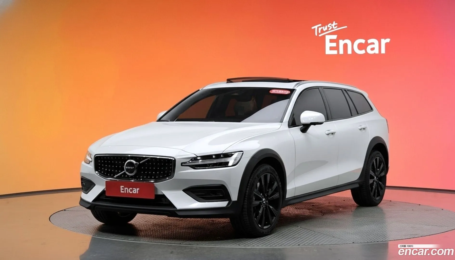 Volvo V60 Cross Country 2023 — фото 5