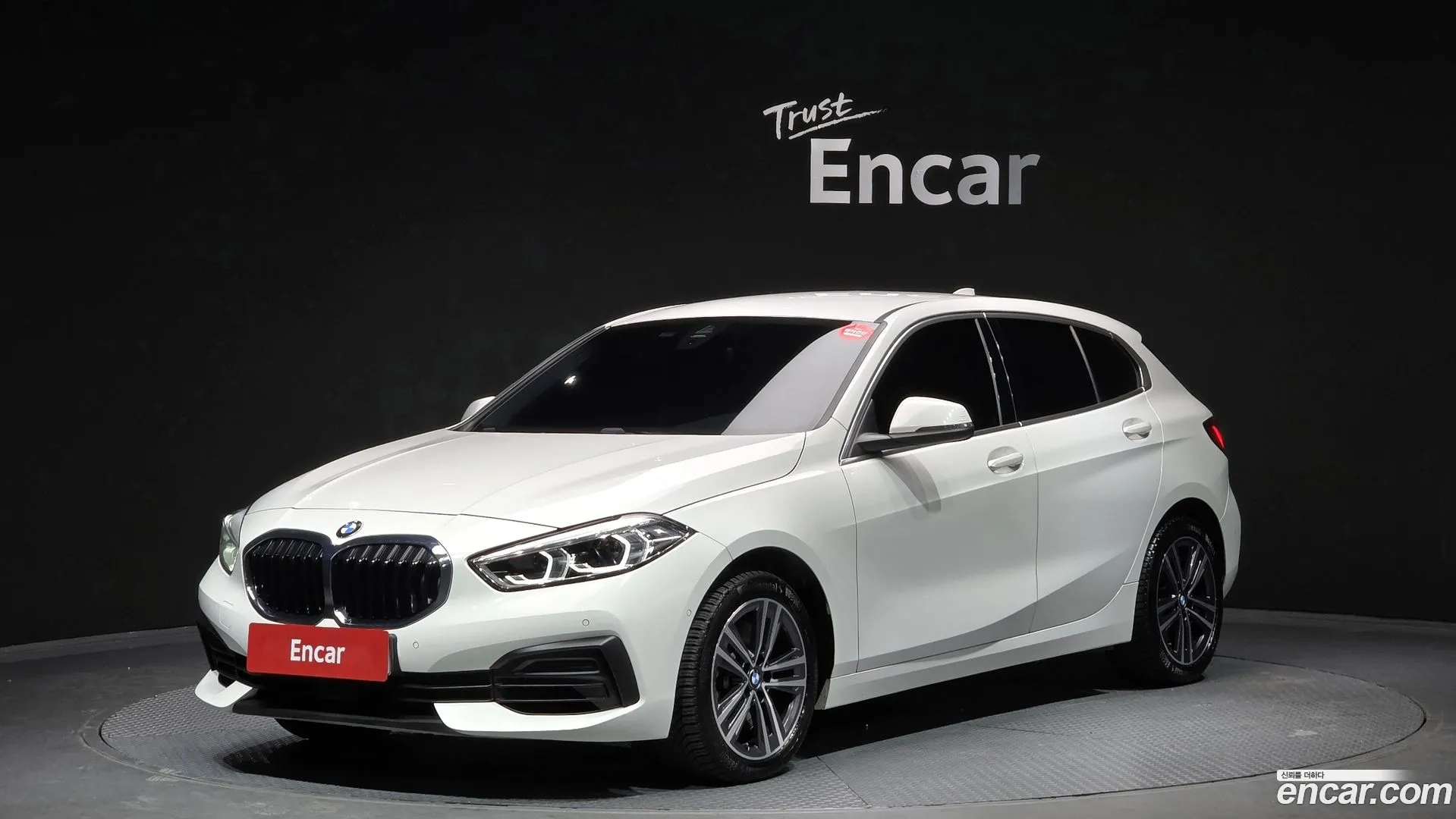 BMW 120i 2021 — фото 1