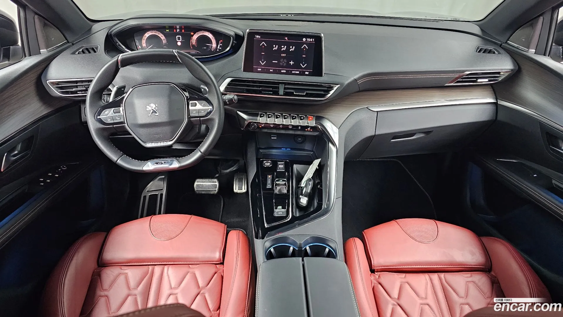 Peugeot 5008 2024 — фото 1
