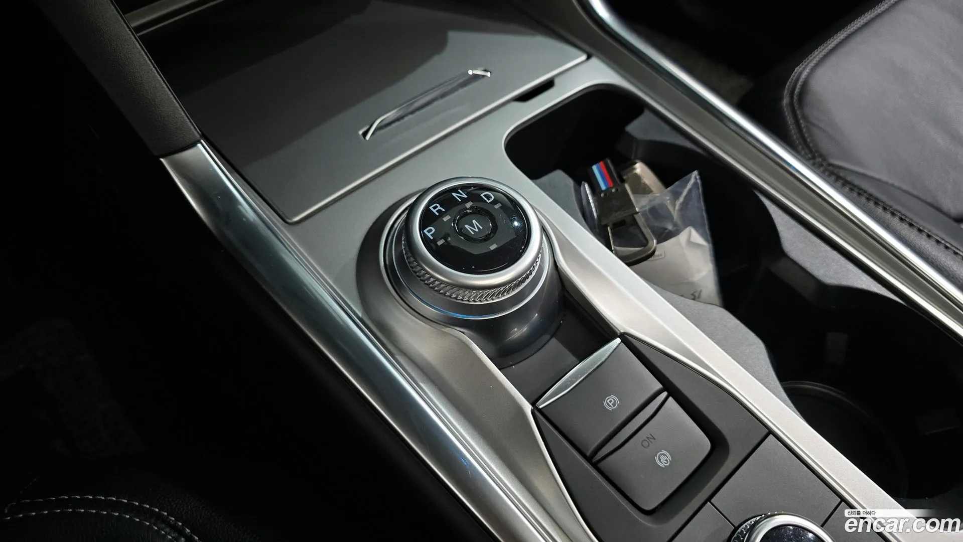 Ford Explorer 2020 — фото 1