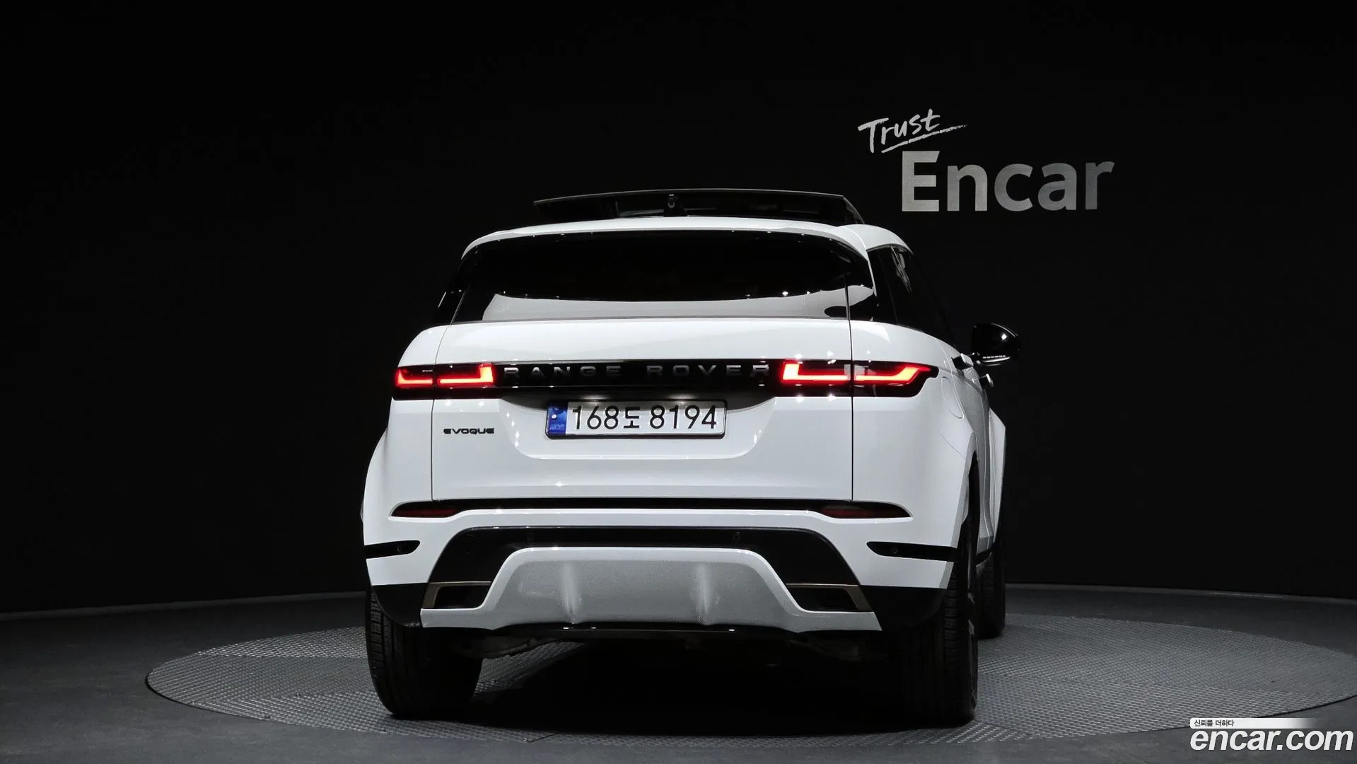 Land Rover Range Rover Evoque 2024 — фото 1