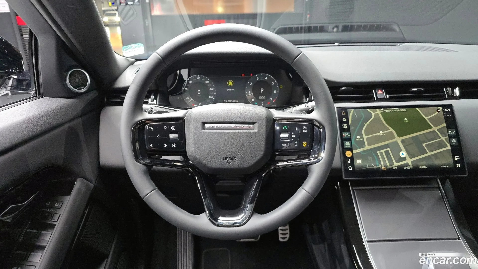 Land Rover Range Rover Evoque 2024 — фото 3