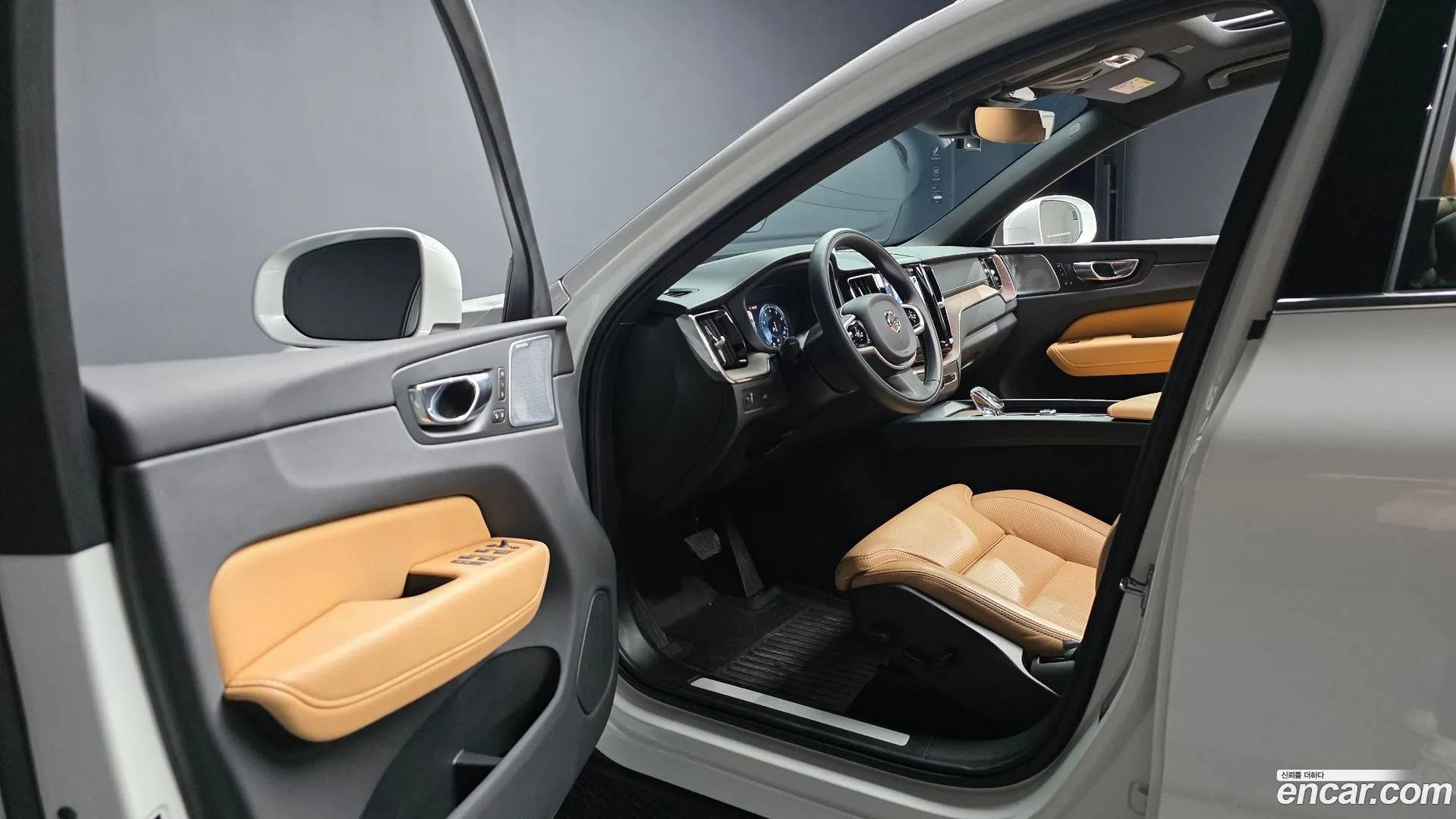 Volvo XC60 2021 — фото 2