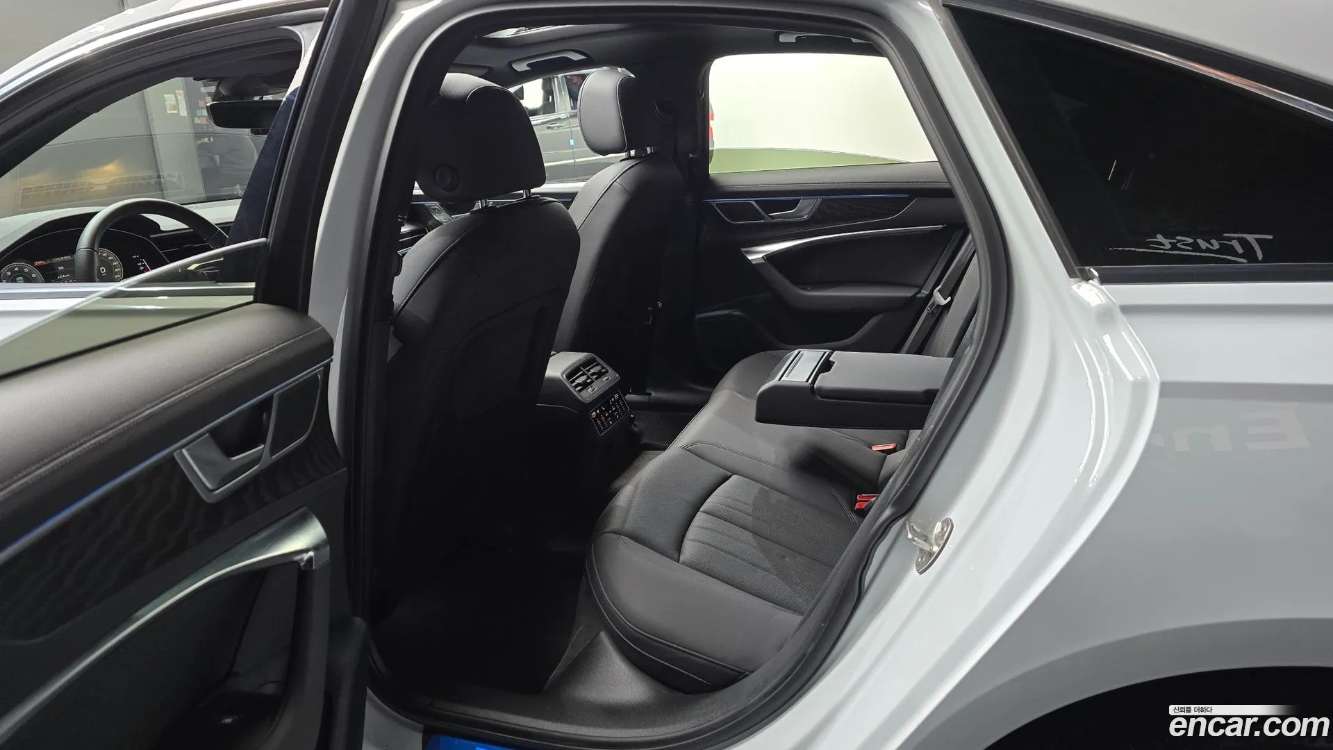 Audi A6 2021 — фото 1