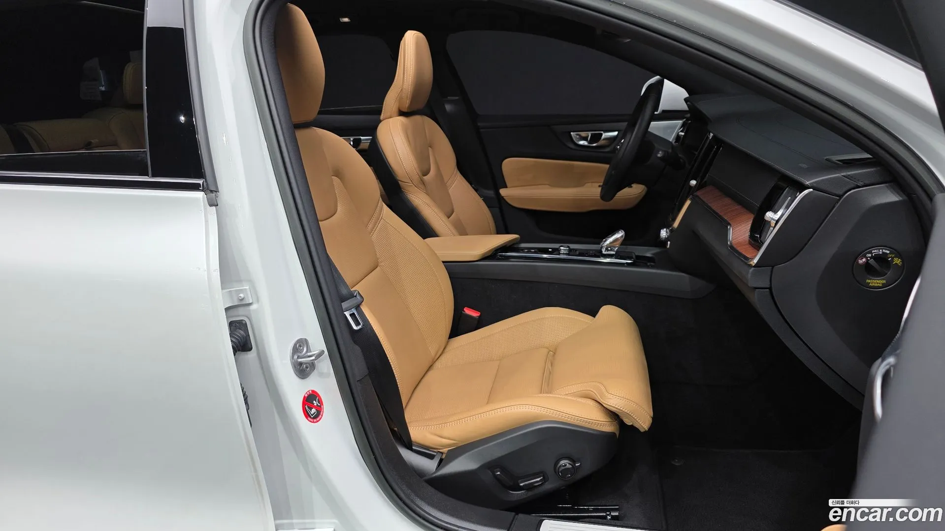 Volvo V60 Cross Country 2022 — фото 2