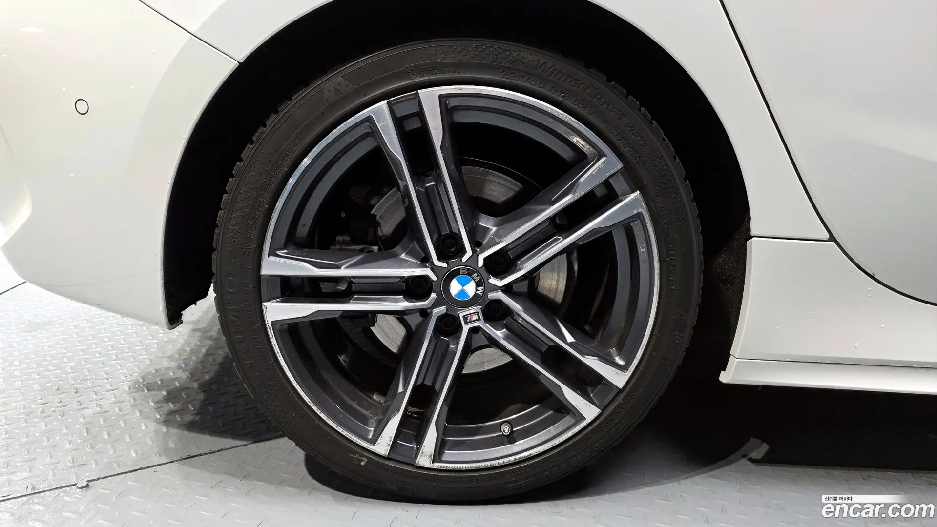 BMW 120i 2022 — фото 5