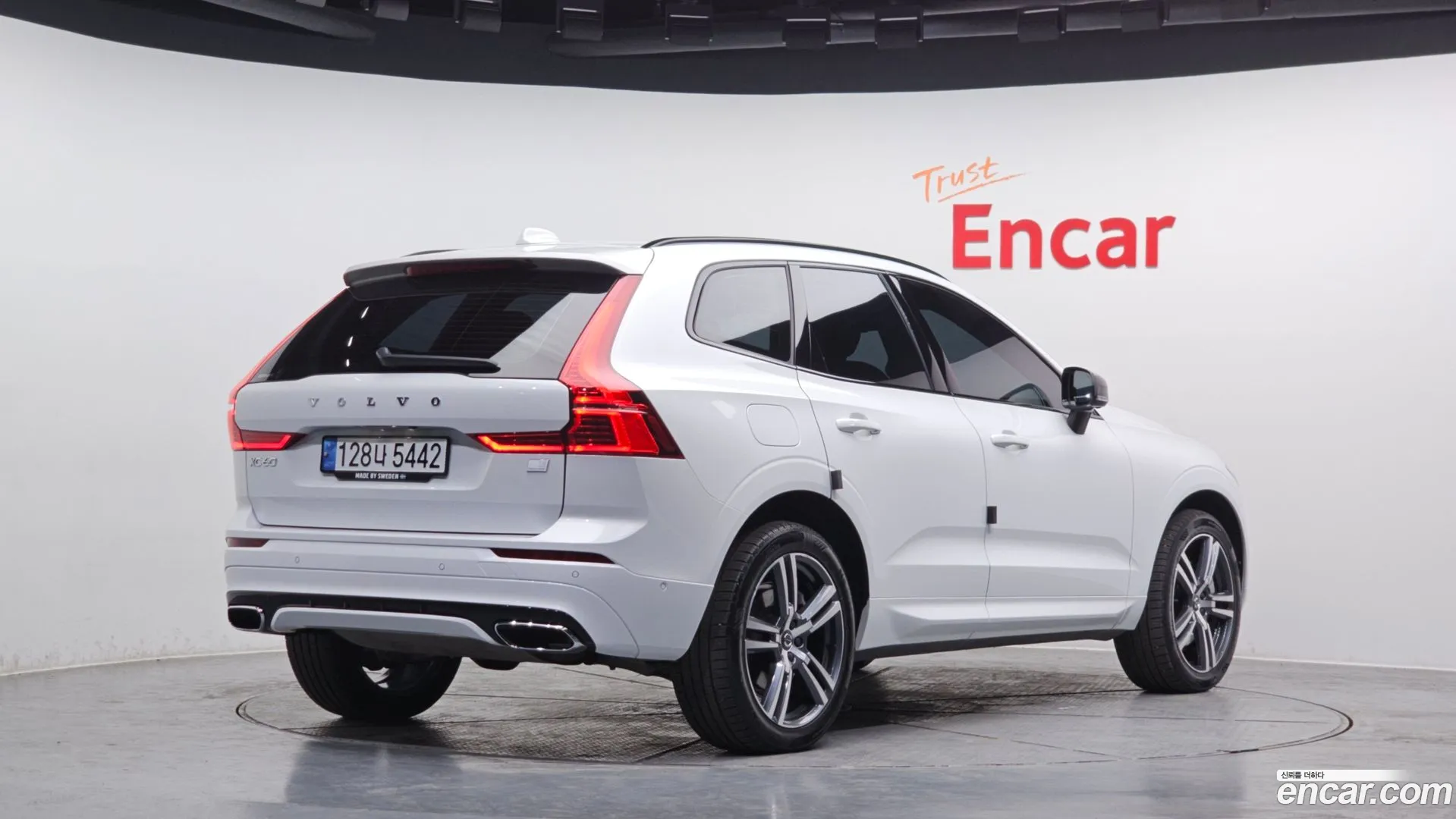 Volvo XC60 2020 — фото 2