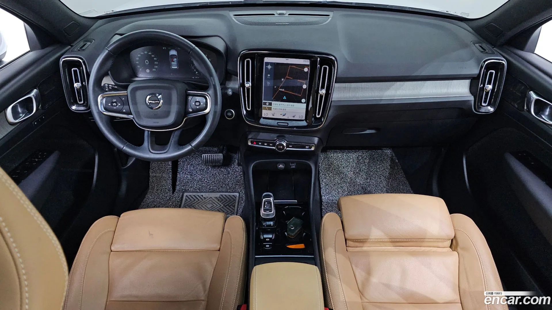 Volvo XC40 2022 — фото 3
