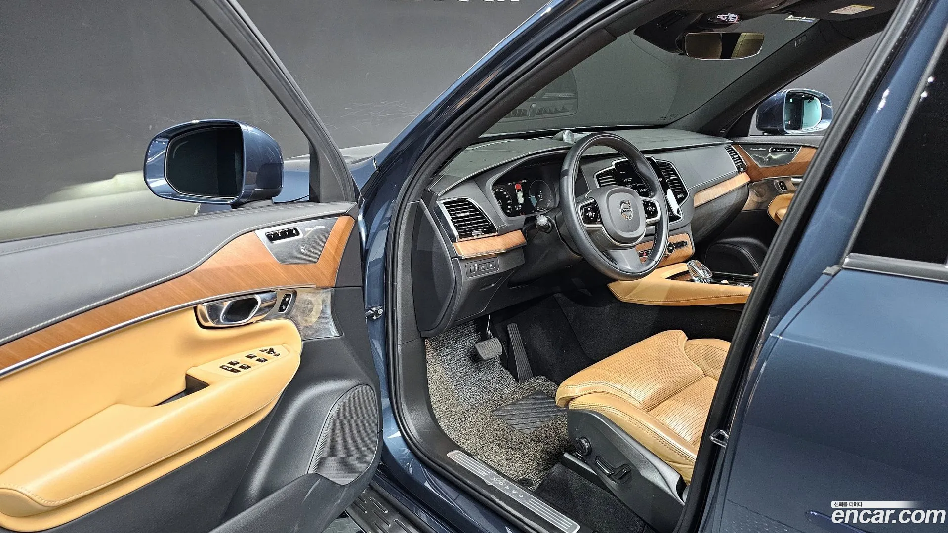 Volvo XC90 2020 — фото 2