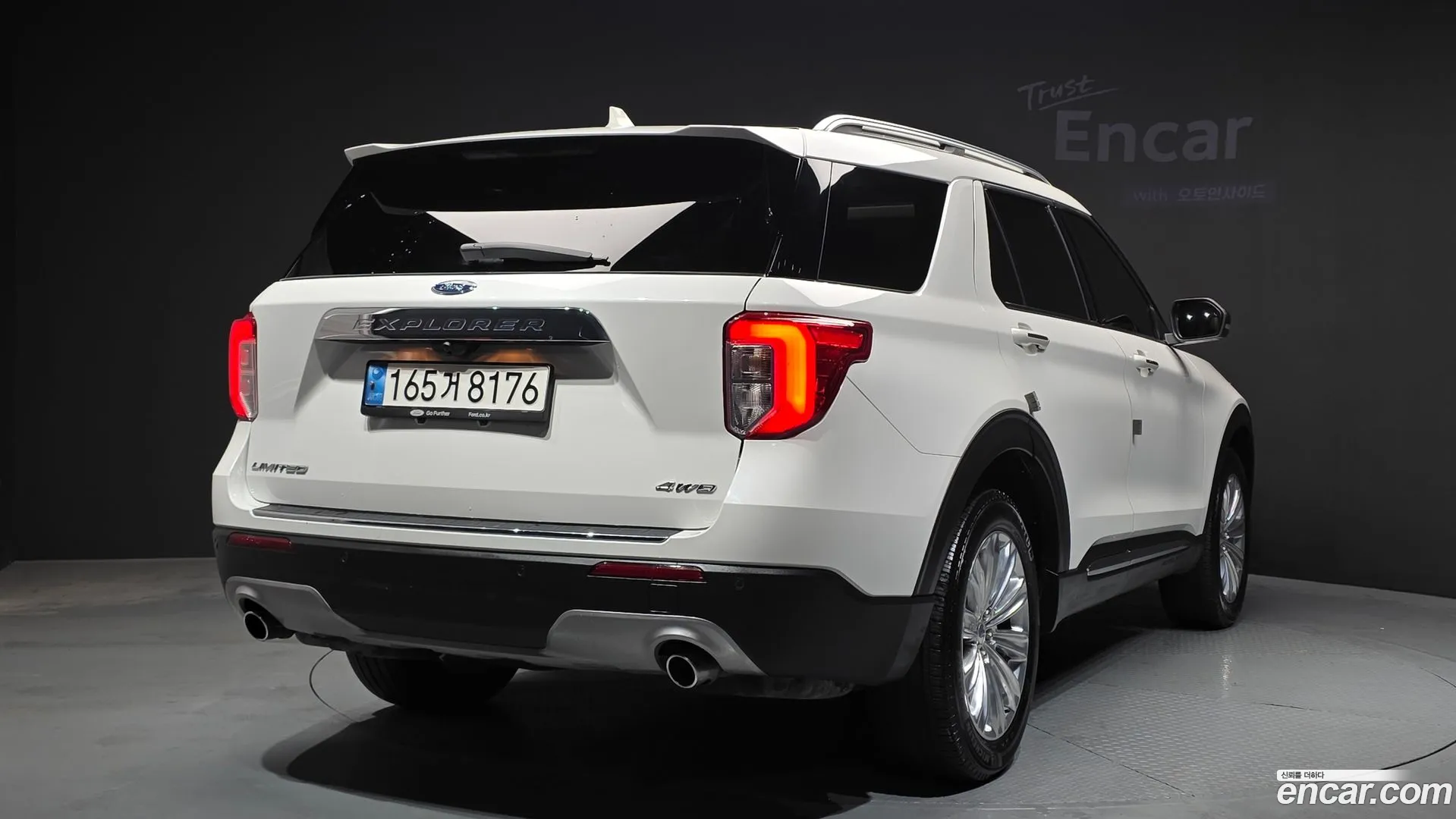 Ford Explorer 2022 — фото 1