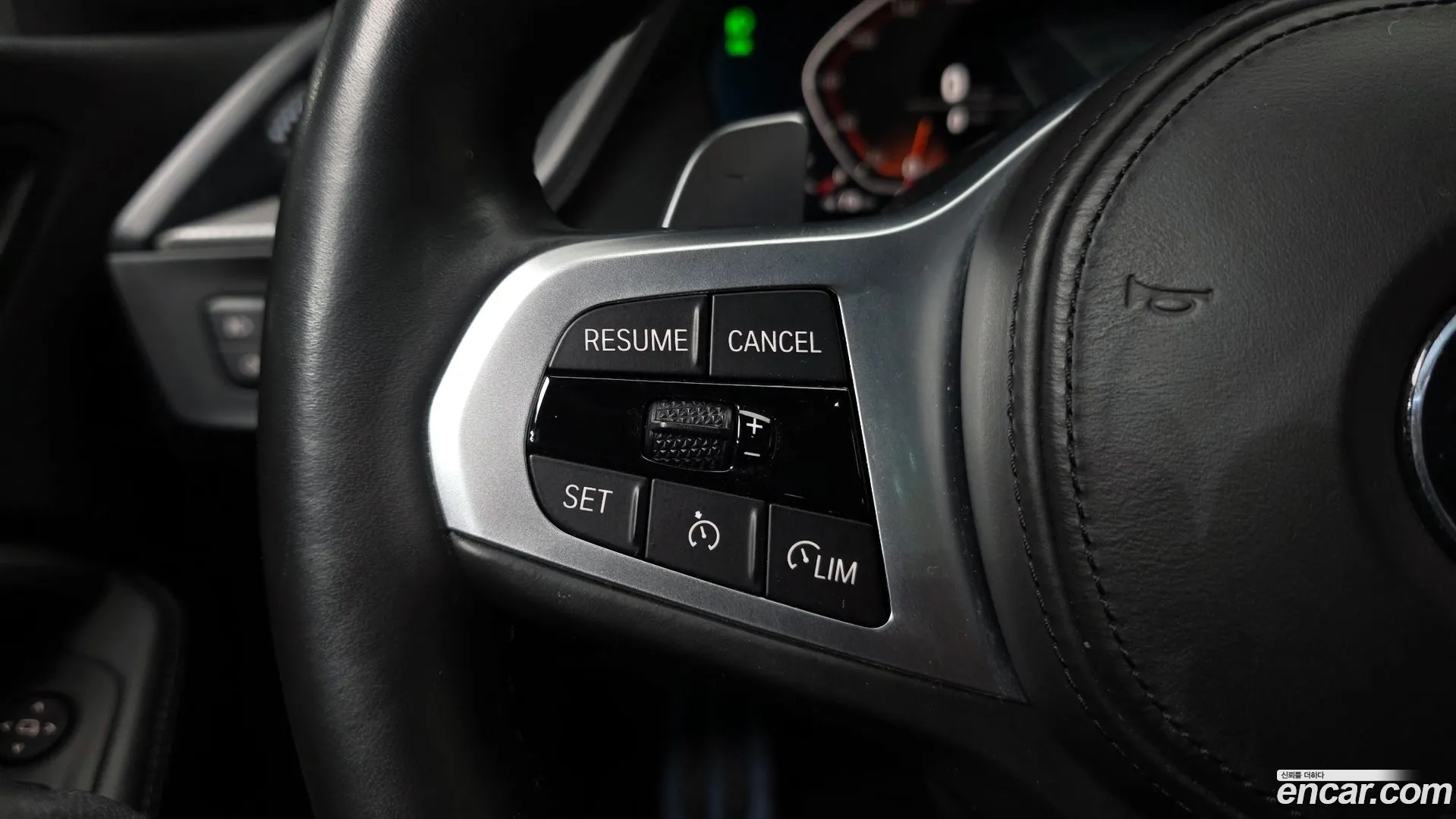 BMW 120i 2022 — фото 1