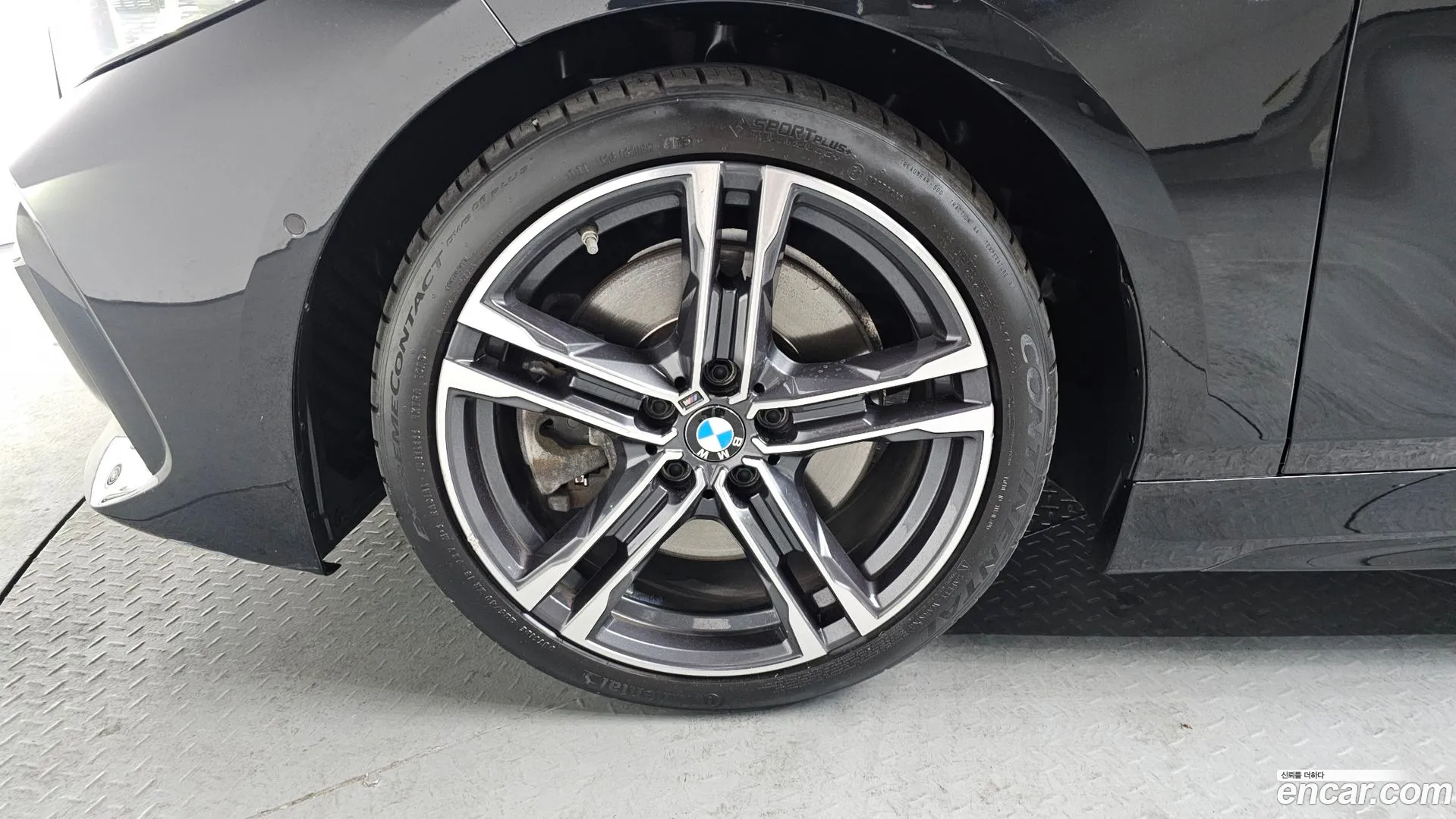 BMW 120i 2022 — фото 4