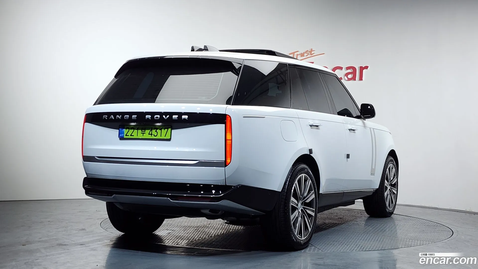 Land Rover Range Rover 2025 — фото 2