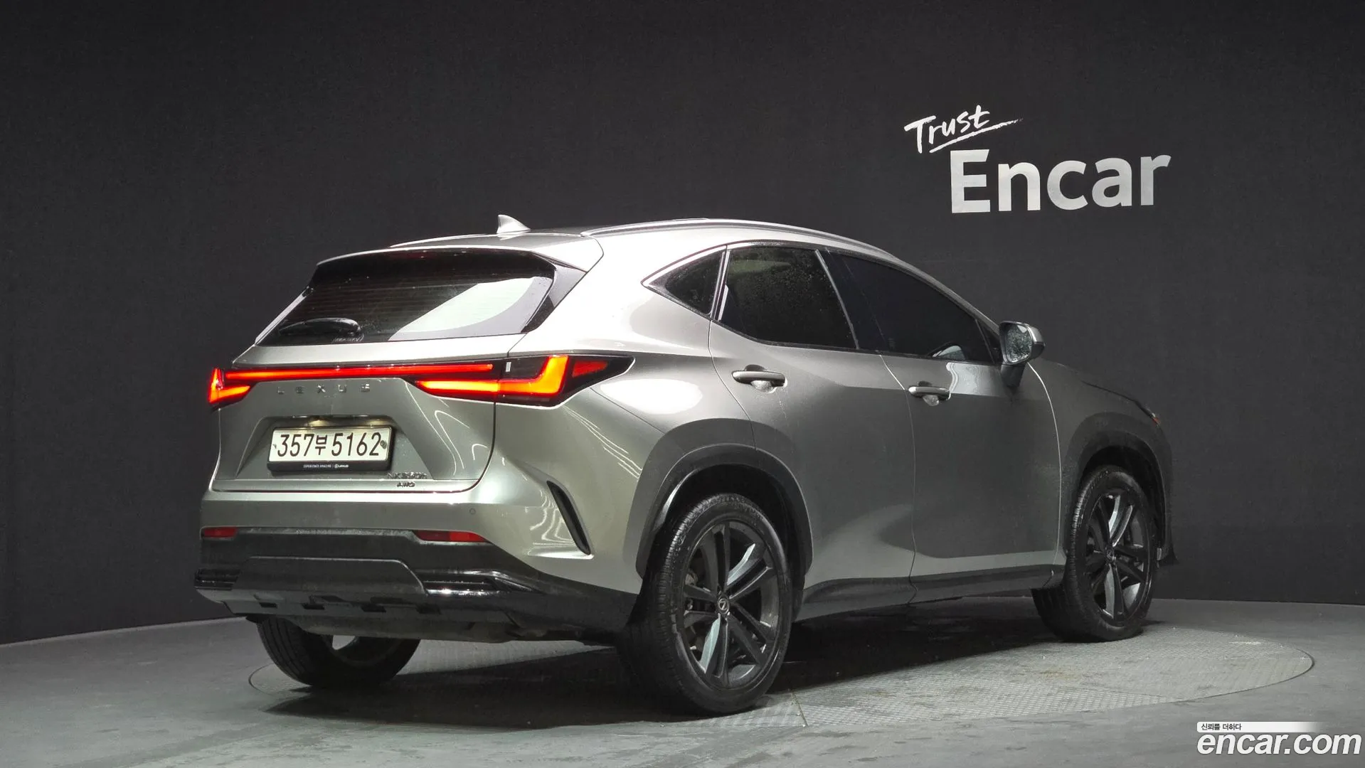 Lexus NX 350h 2022 — фото 1
