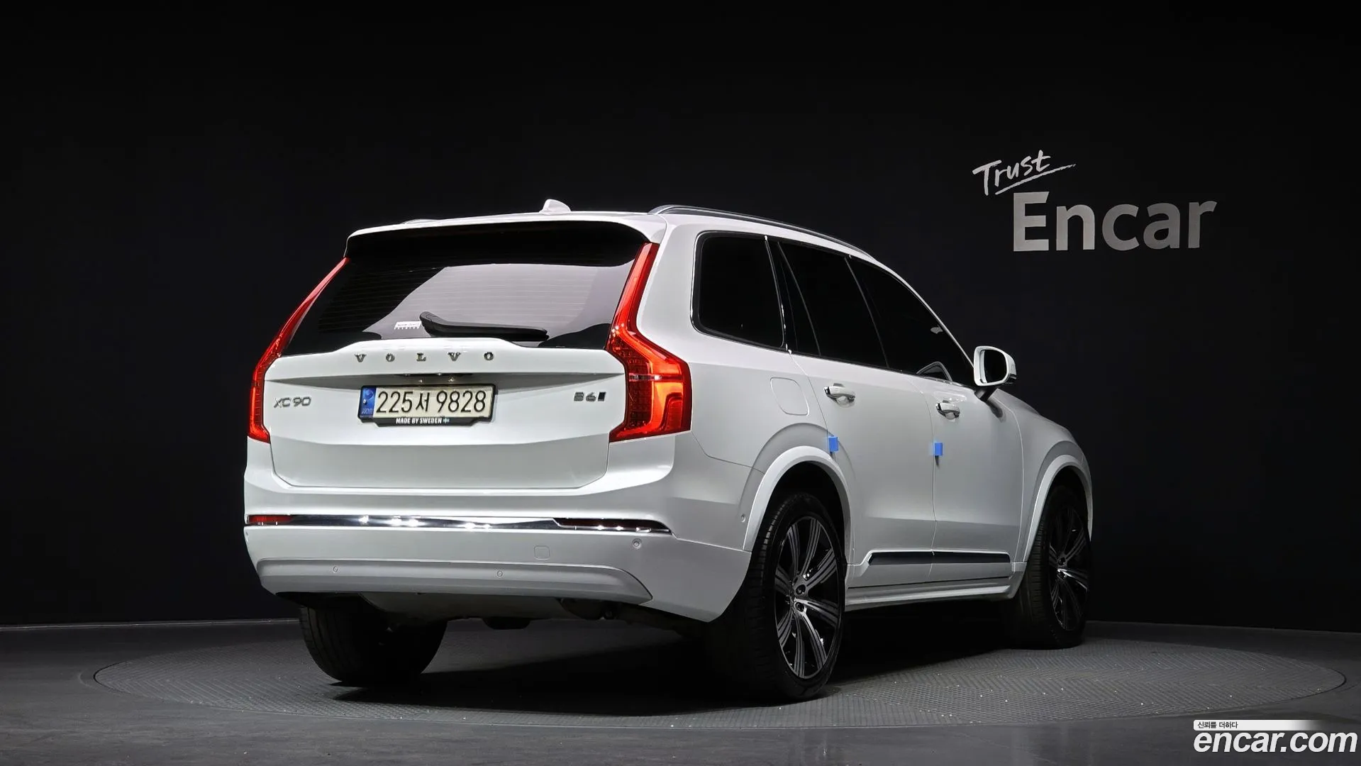Volvo XC90 2022 — фото 1