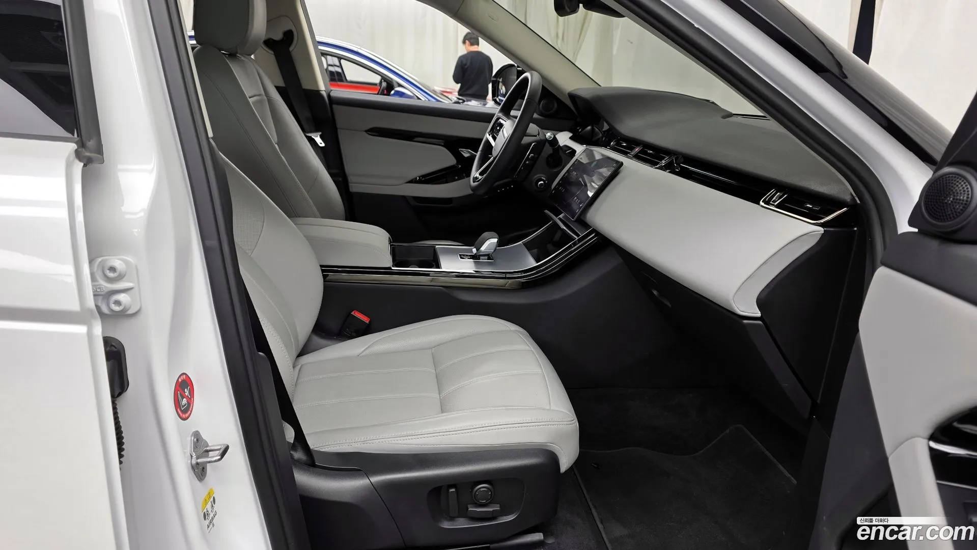 Land Rover Range Rover Evoque 2024 — фото 1