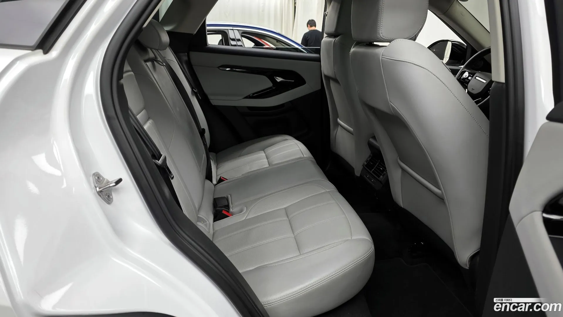 Land Rover Range Rover Evoque 2024 — фото 2