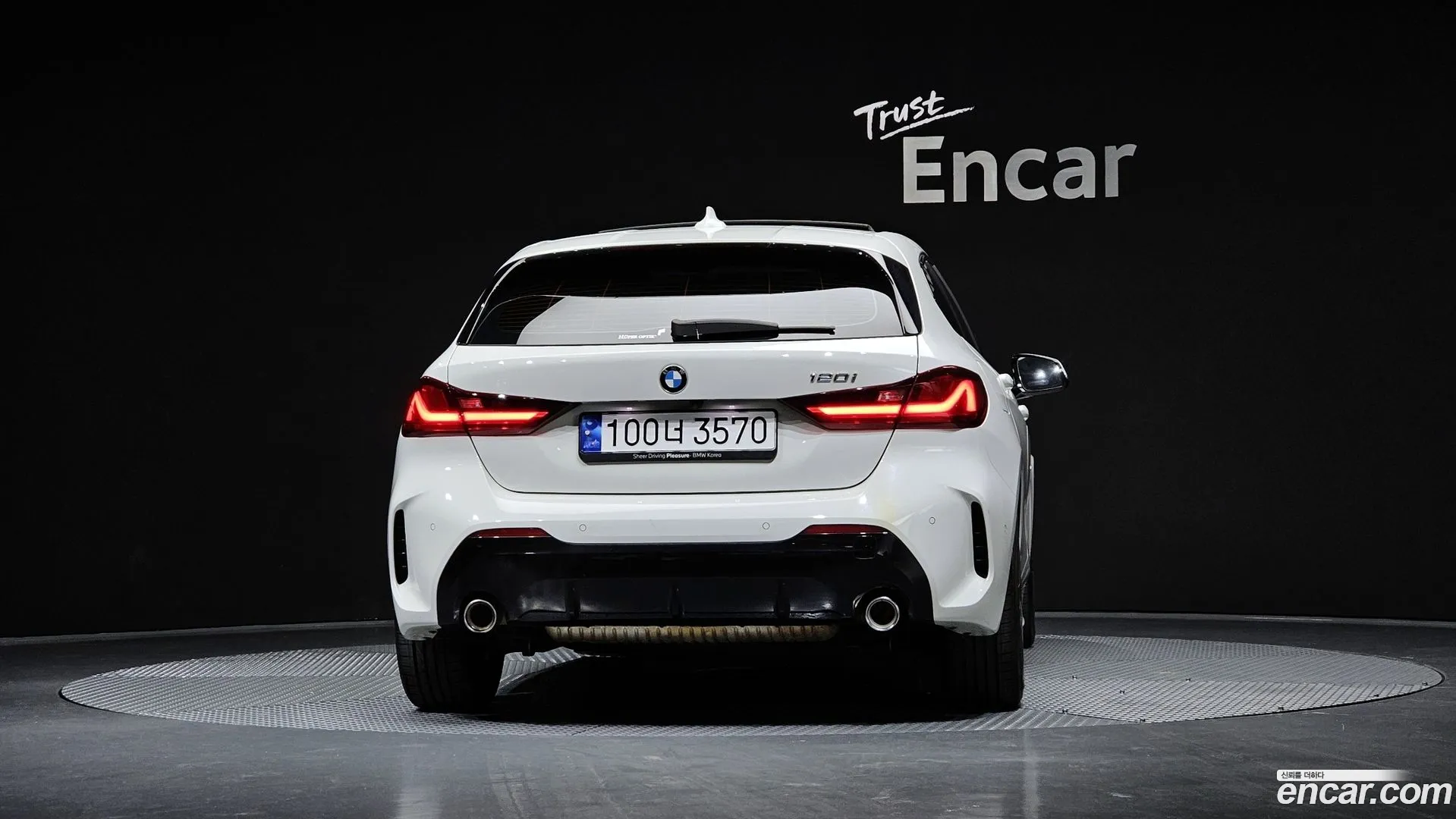 BMW 120i 2023 — фото 5