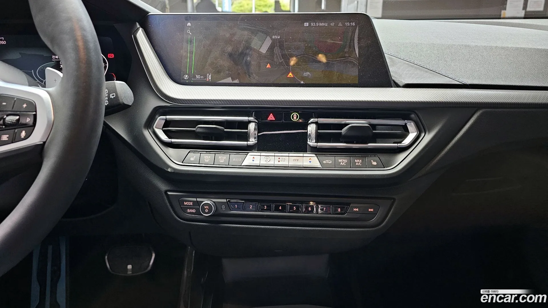 BMW 120i 2024 — фото 4