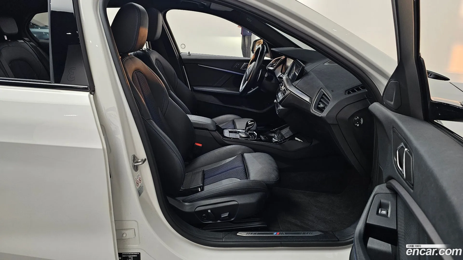 BMW 120i 2023 — фото 3