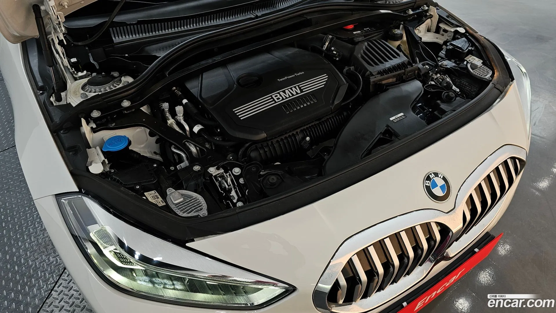 BMW 120i 2023 — фото 4