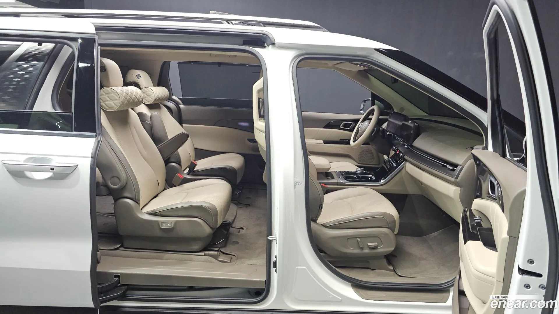 Kia Carnival 2022 — фото 1