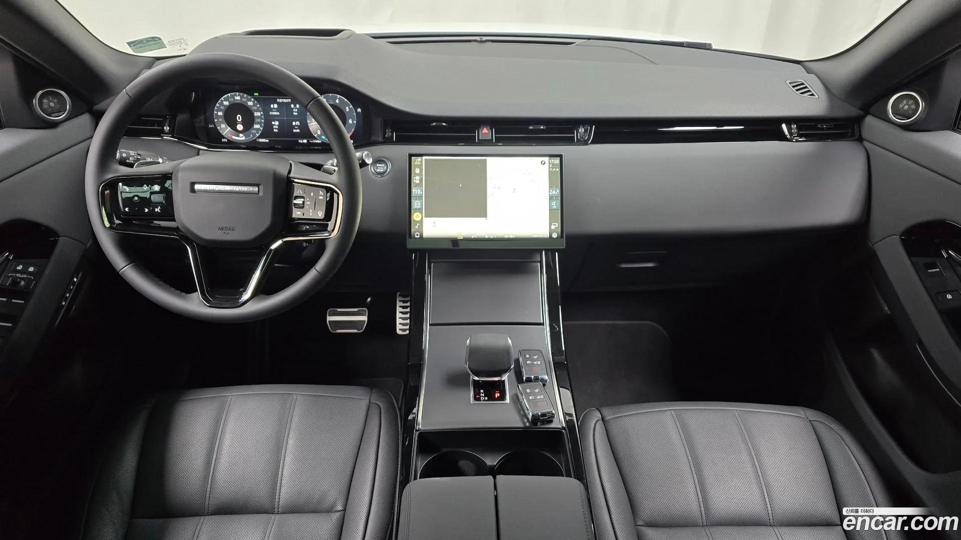 Land Rover Range Rover Evoque 2024 — фото 2