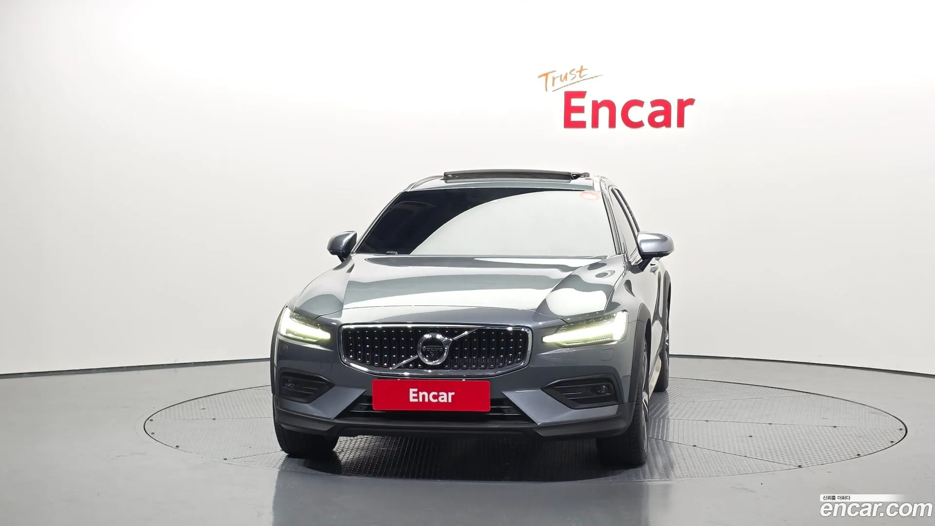 Volvo V60 Cross Country 2020 — фото 5
