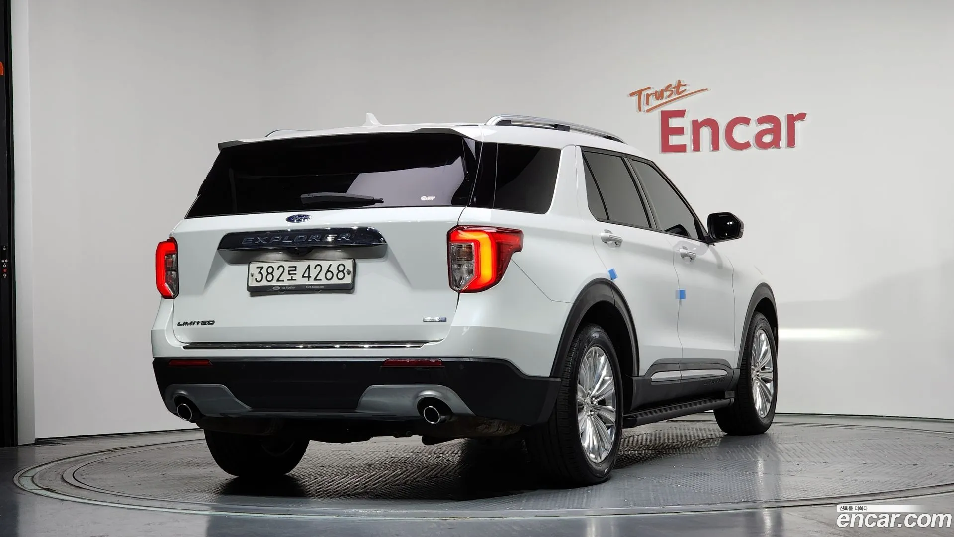 Ford Explorer 2020 — фото 3