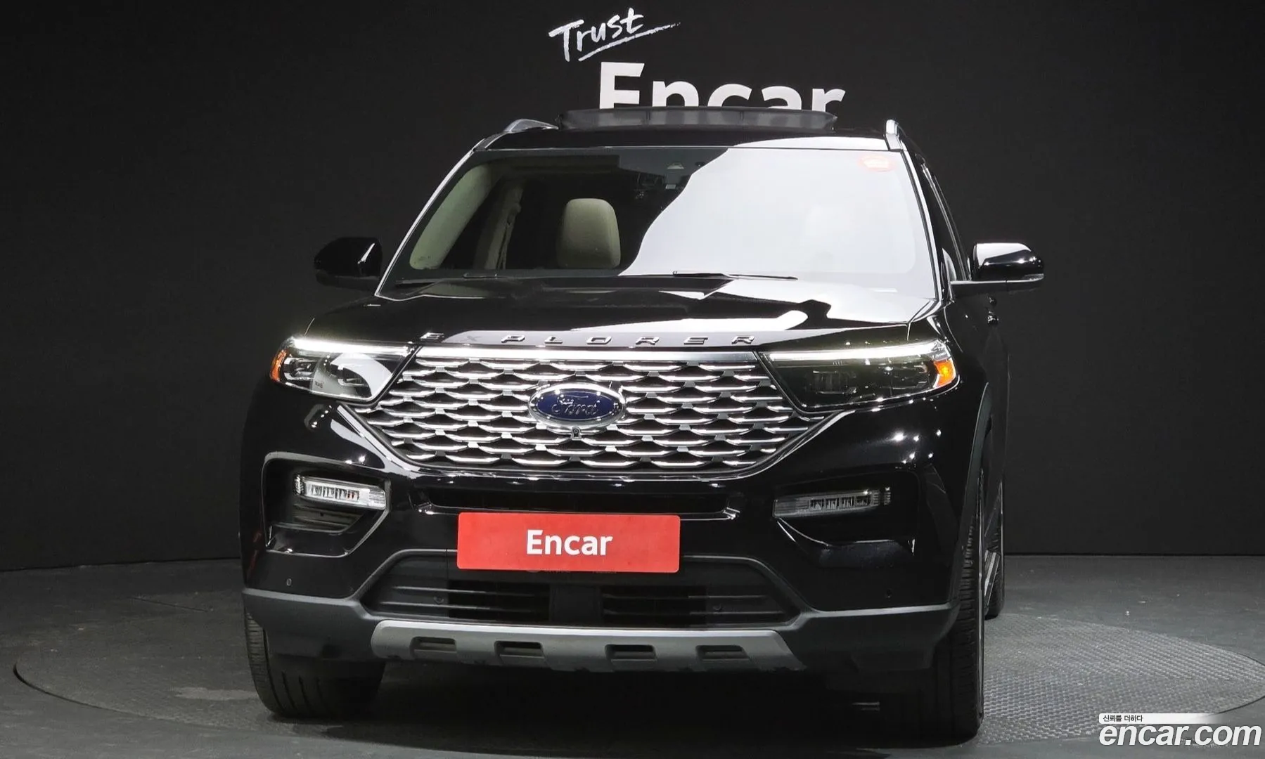 Ford Explorer 2022 — фото 1