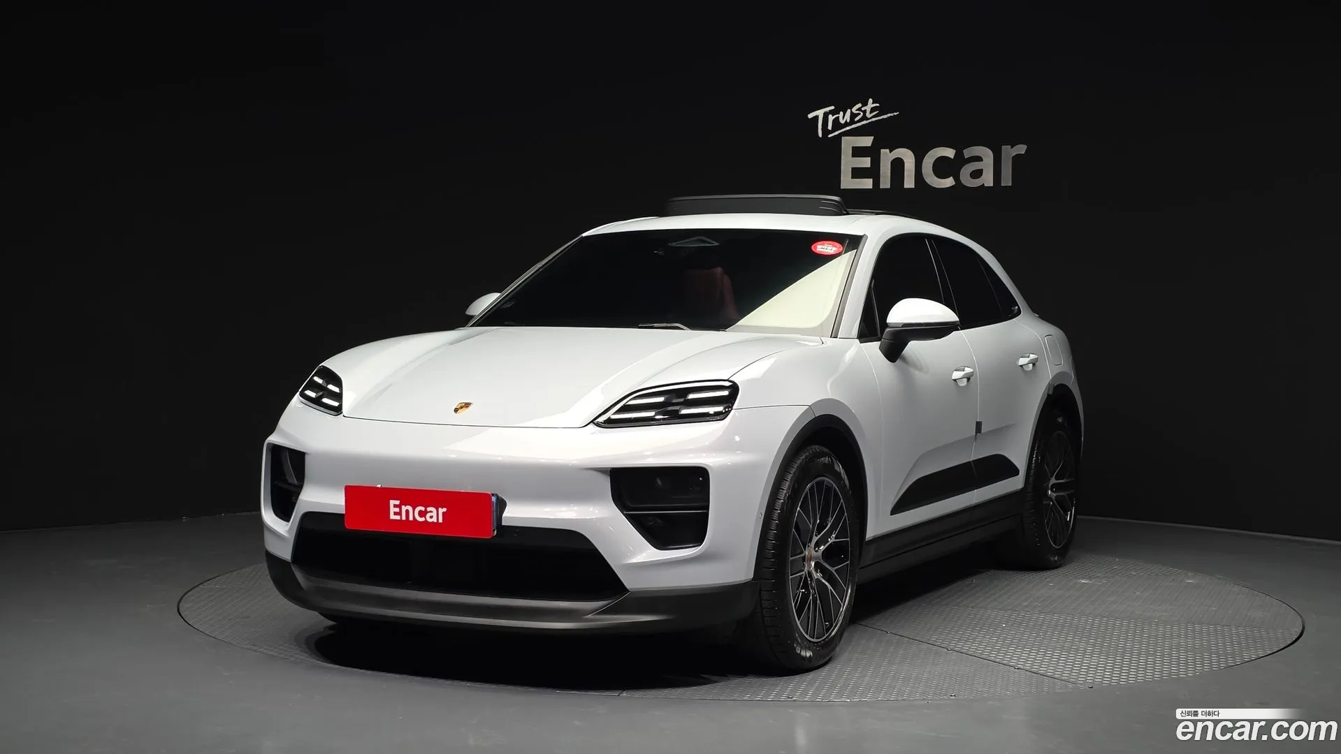 Porsche Macan 2025 — фото 1