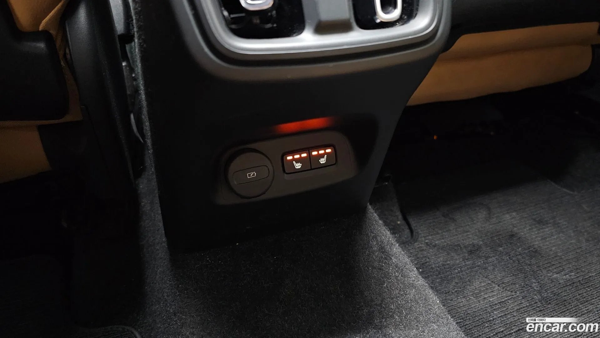 Volvo XC40 2020 — фото 2