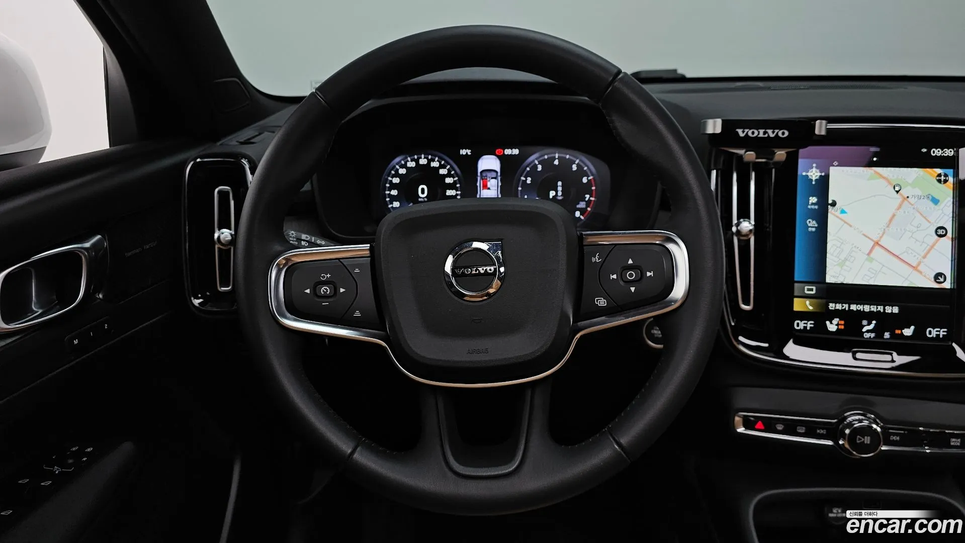 Volvo XC40 2021 — фото 4