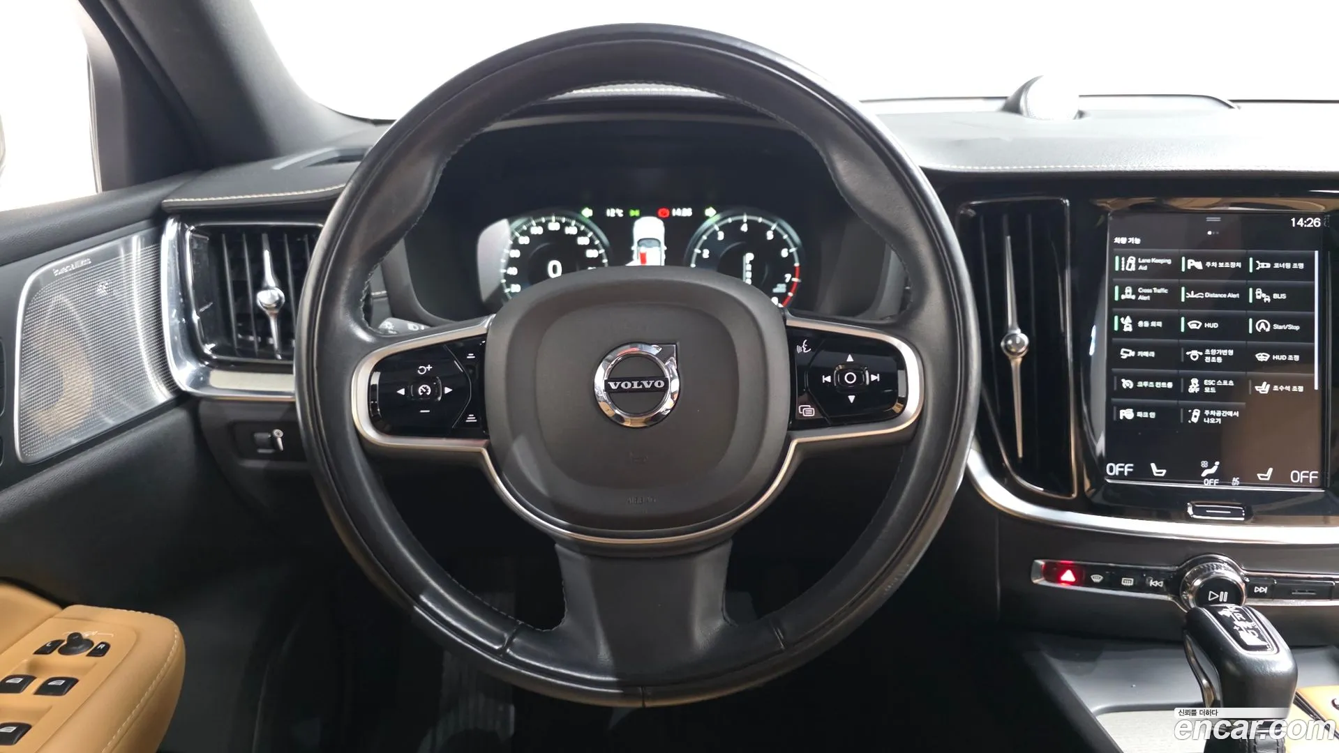 Volvo V60 Cross Country 2020 — фото 2
