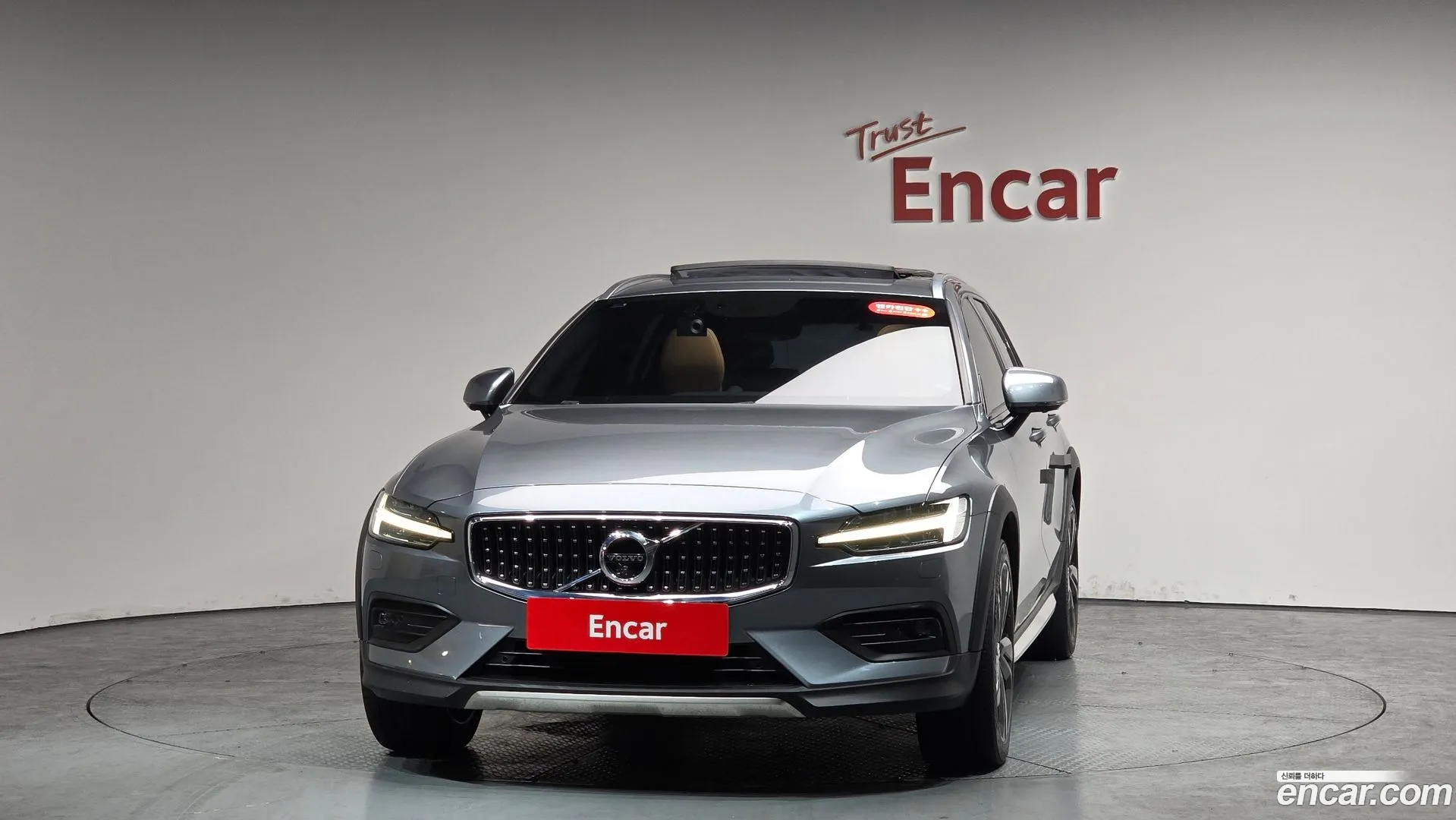 Volvo V60 Cross Country 2020 — фото 3