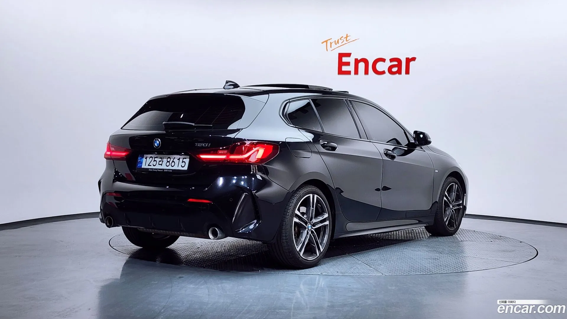 BMW 120i 2022 — фото 4