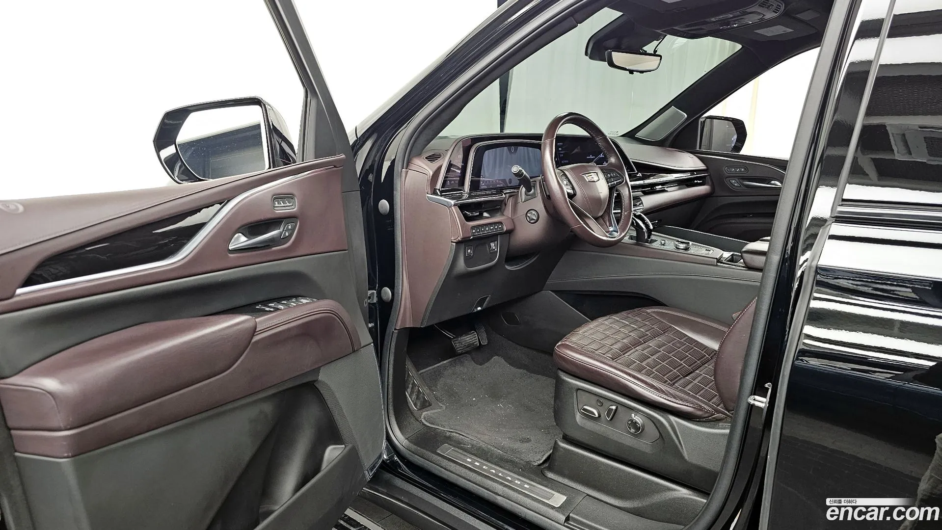 Cadillac Escalade 2022 — фото 1