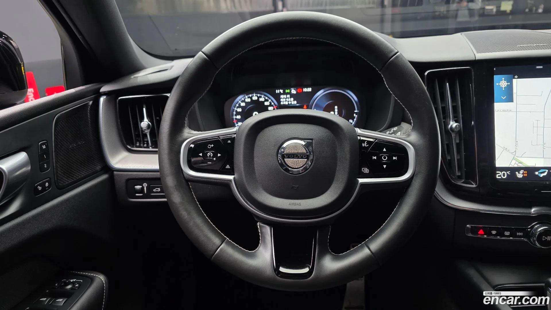 Volvo XC60 2021 — фото 3