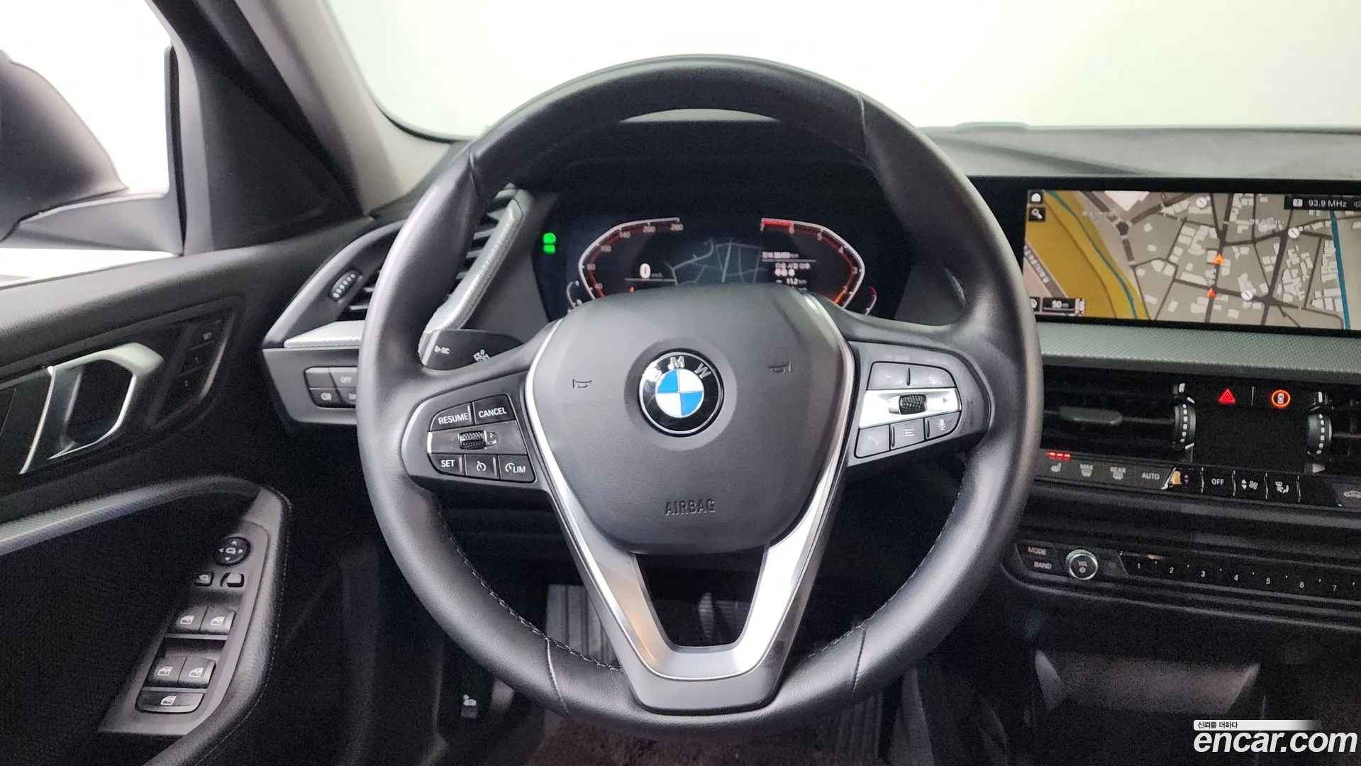 BMW 120i 2022 — фото 2