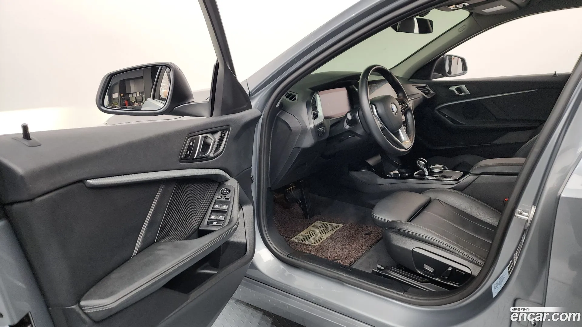 BMW 120i 2022 — фото 3