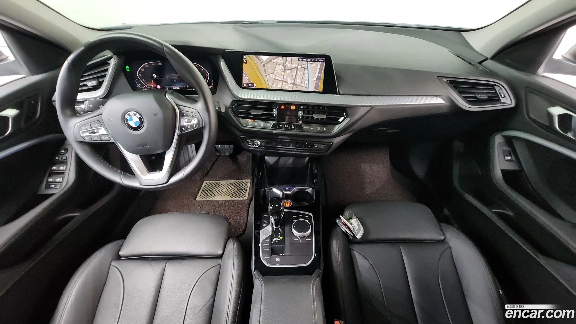 BMW 120i 2022 — фото 5
