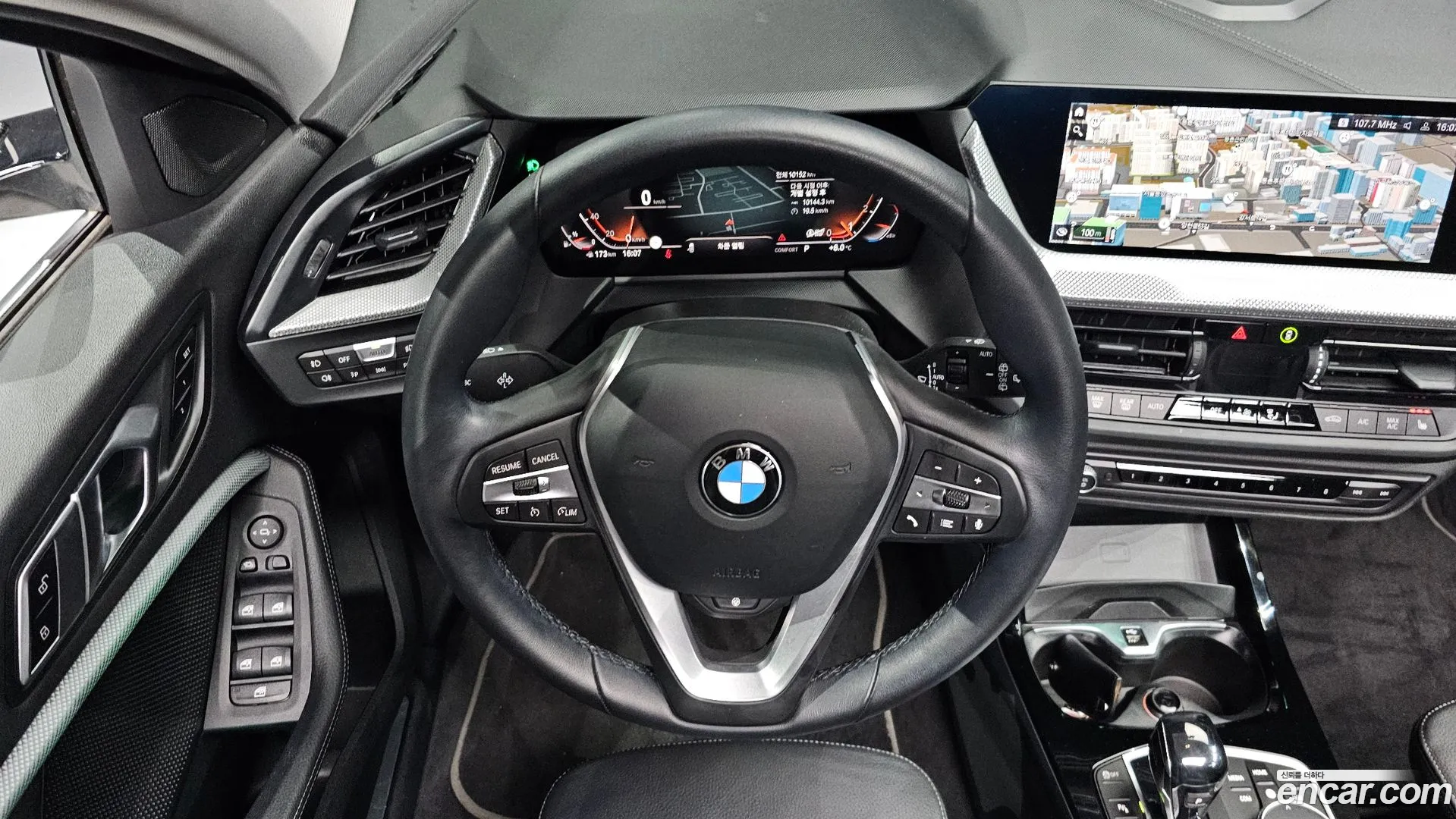 BMW 120i 2021 — фото 1