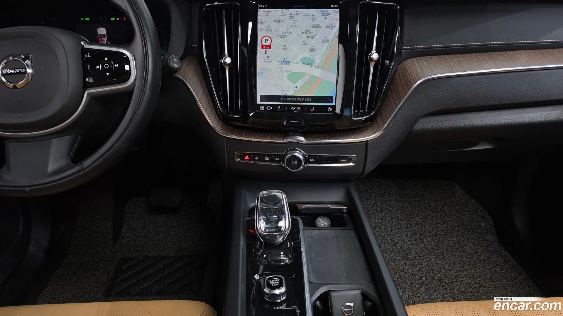 Volvo XC60 2022 — фото 2
