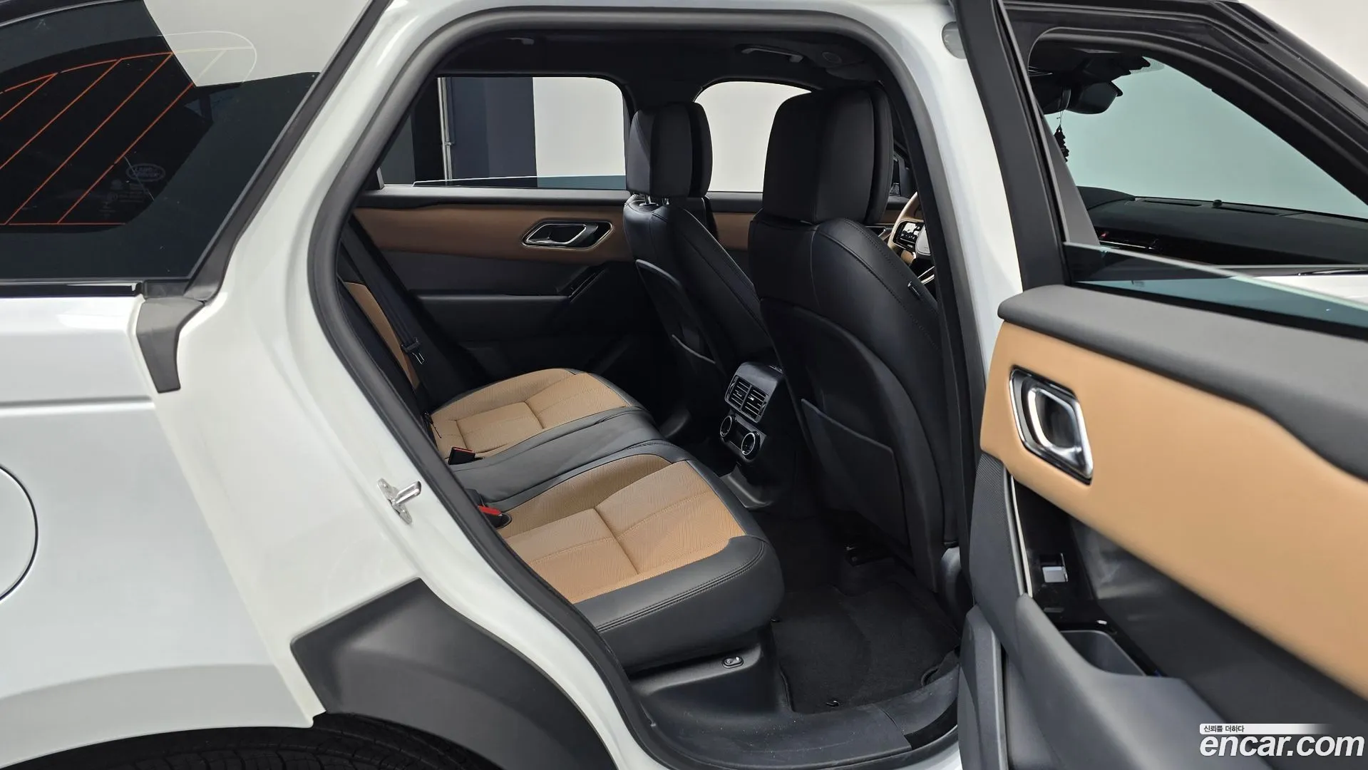 Land Rover Range Rover Velar 2025 — фото 4