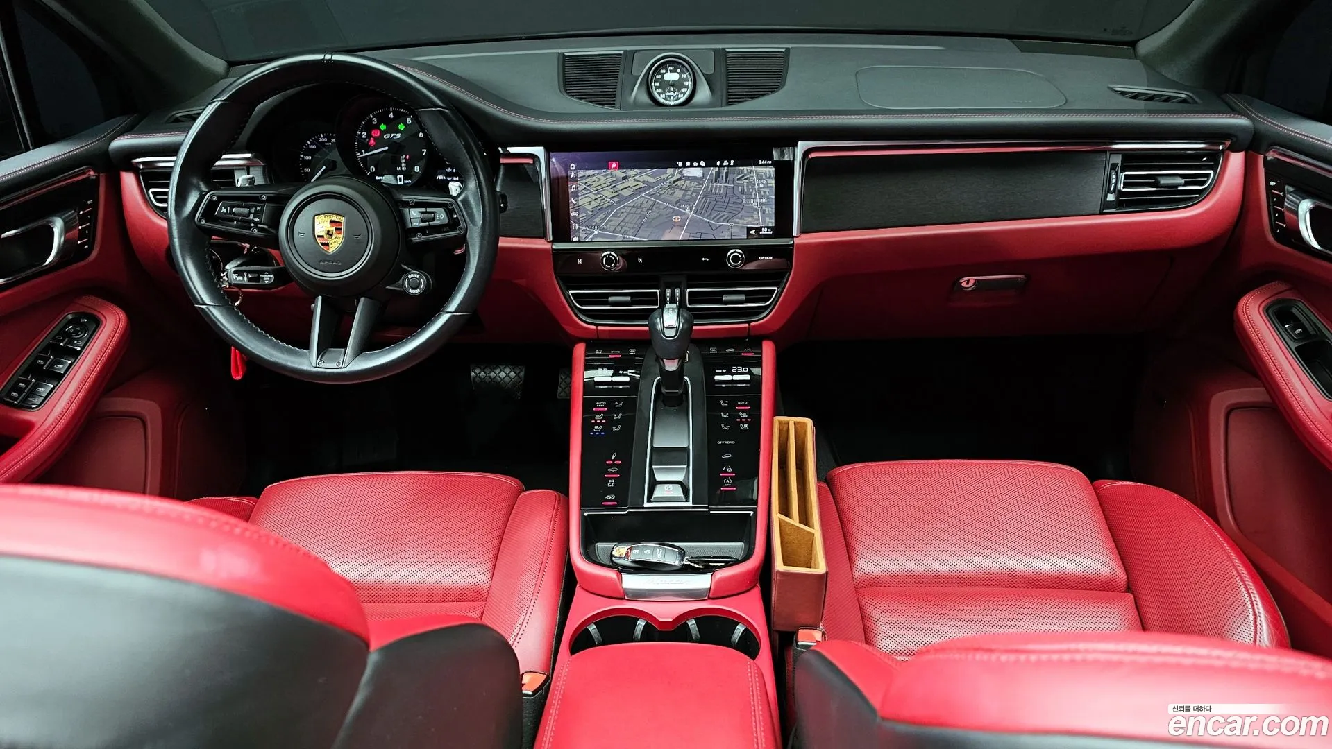 Porsche Macan 2023 — фото 1