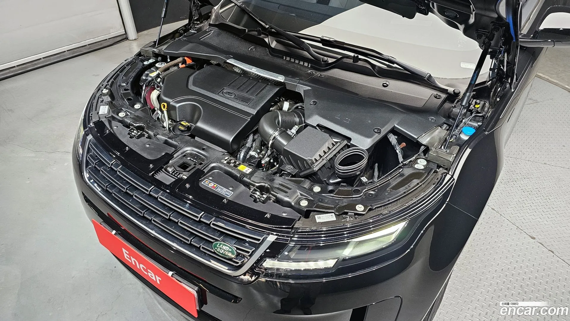 Land Rover Range Rover Evoque 2025 — фото 2