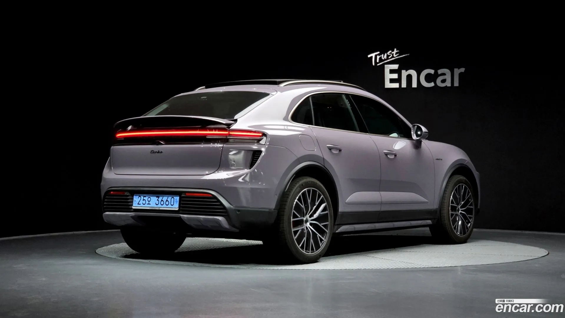 Porsche Macan 2025 — фото 1