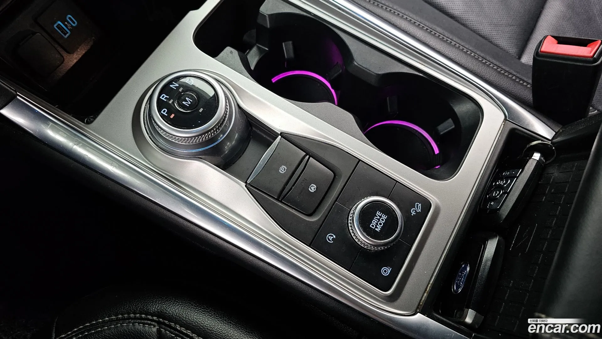 Ford Explorer 2020 — фото 4